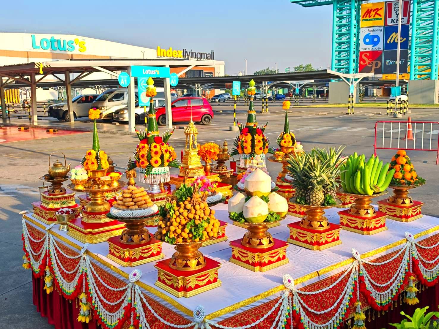 ผลงานแก้บนศาลหลักเมืองครบพิธี